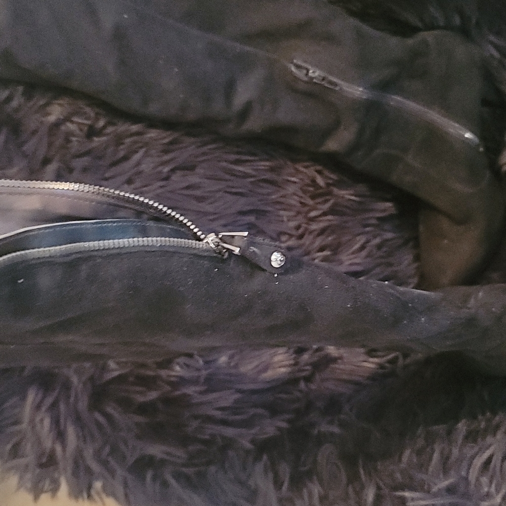 Shoe - Picture 2 of 4